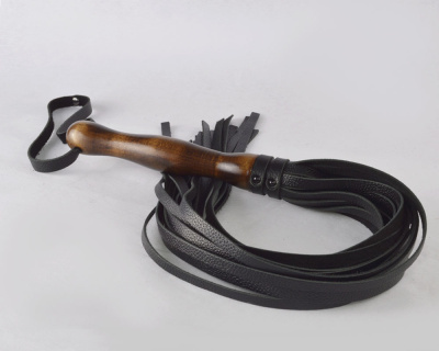 Плеть с деревянной рукоятью (3025-1)